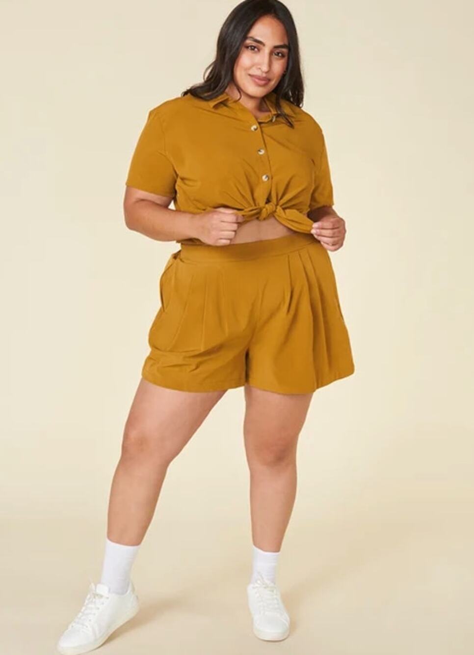 WAYRE Travel Pocket Flow Short Bronze Yellow Sz L $89 {M41}